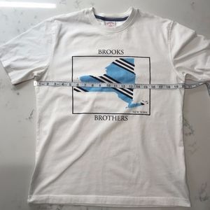 Brooks Brothers New York NY T-Shirt Medium